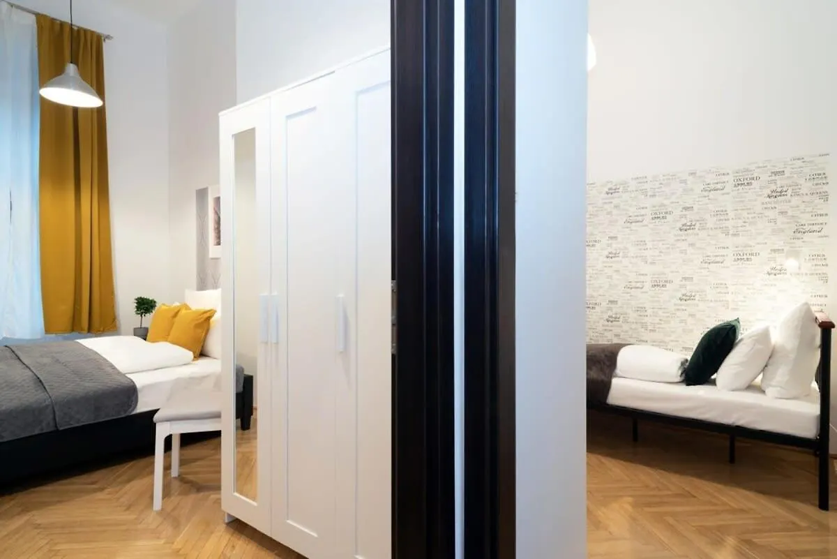 Ultra Central Large Stylish Apartment Budapesta