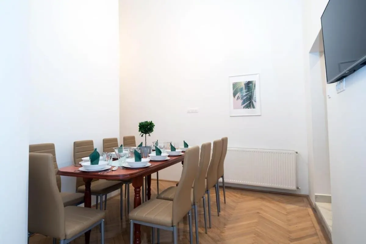 Ultra Central Large Stylish Apartment Budapesta 0*,