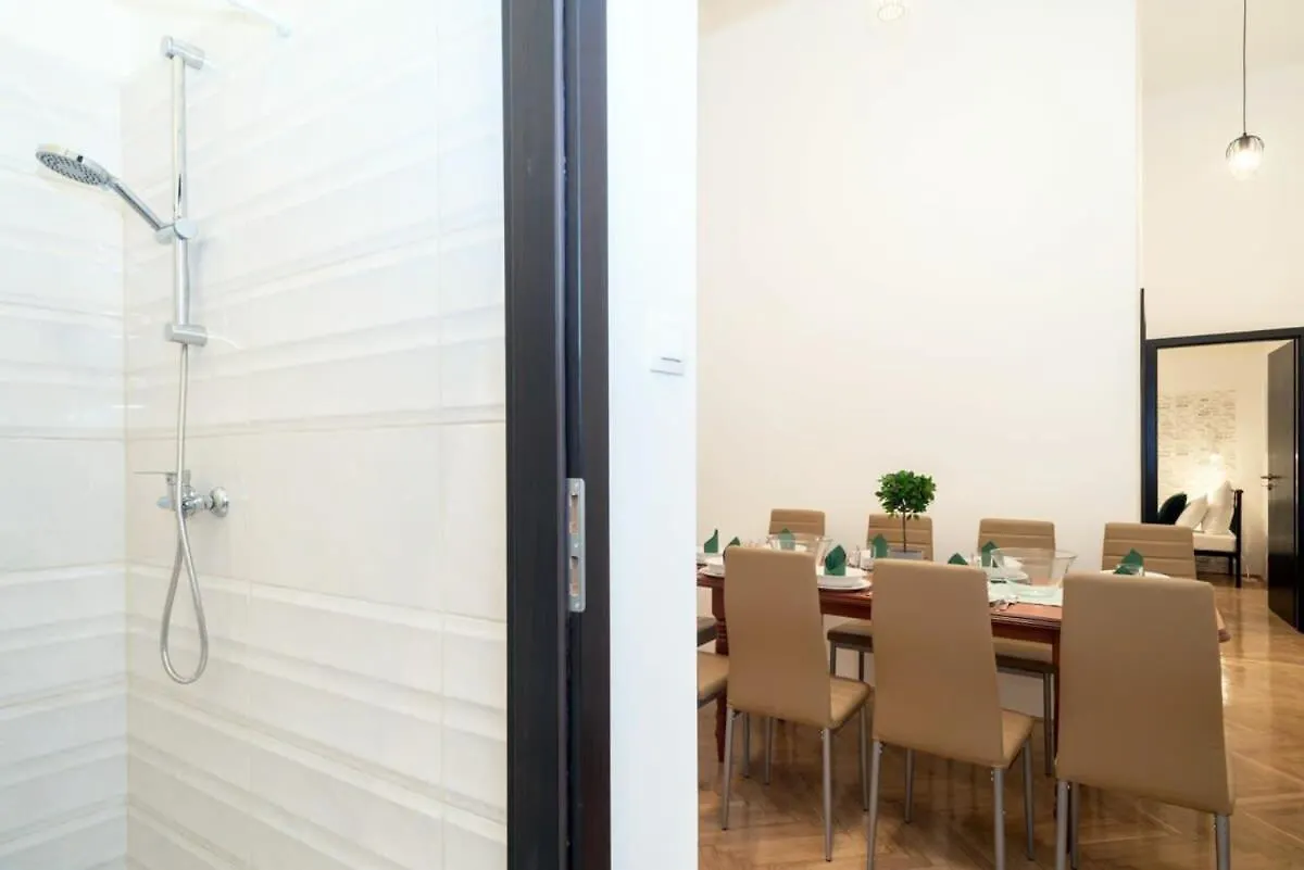Ultra Central Large Stylish Apartment Budapesta